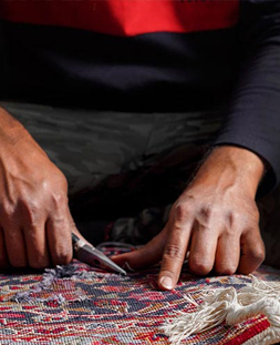 رفو گری قالی در قالیشویی نظام آباد 