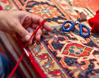 خدمات تخصصی و حرفه ای رفوی فرش در قالیشویی نظام آباد 